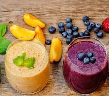 Smoothies-combine-colorful-ingredients